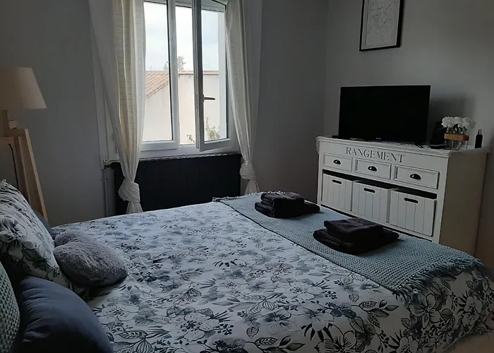 Chambre double dans maison chaleureuse et familiale